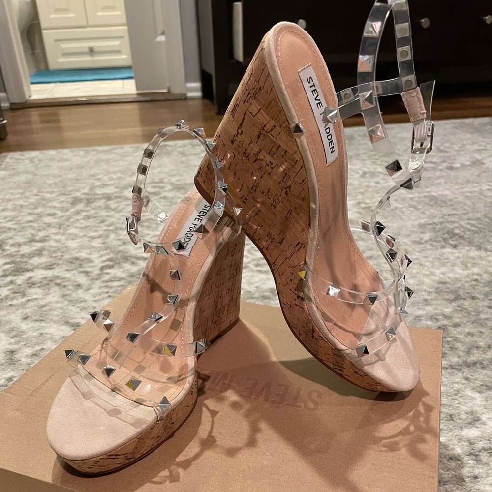 Steve Madden Size 7 Wedge. Worn once